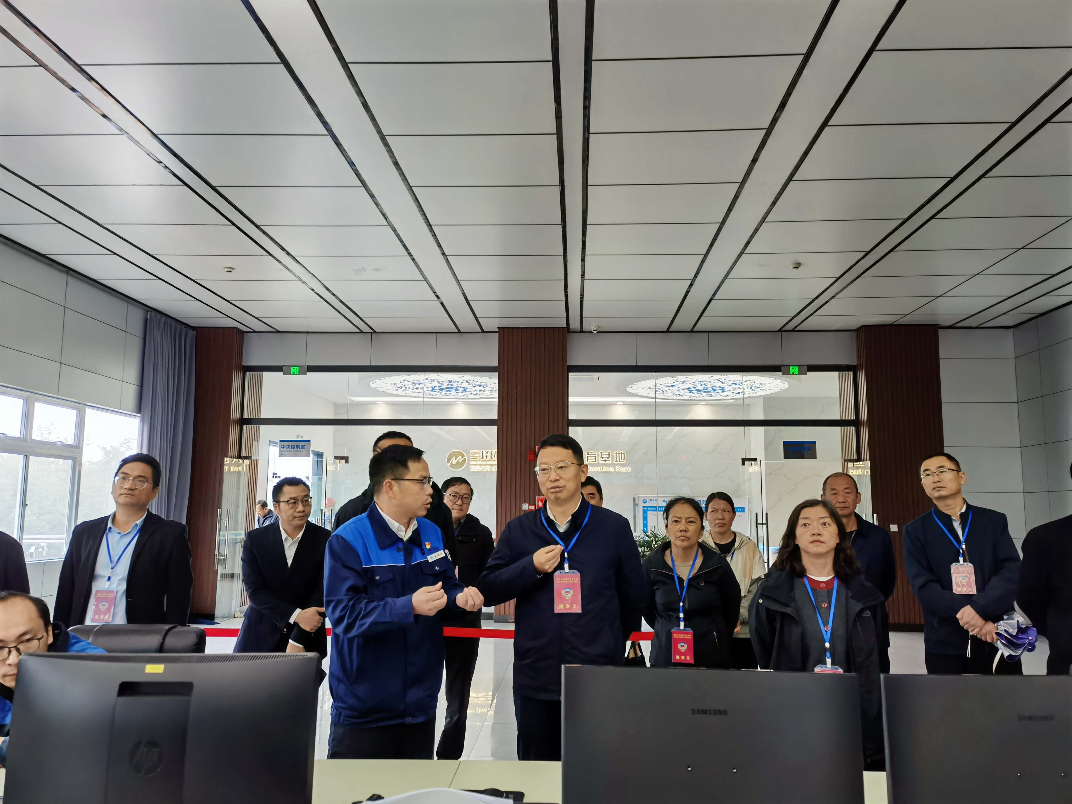 20250527大理州政協(xié)黨組書記、主席程鵬率隊到大理三峰公司視察1.jpg 20250527大理州政協(xié)黨組書記、主席程鵬率隊到大理三峰公司視察1.jpg